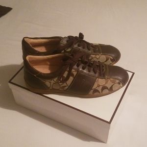 Men coach shoe